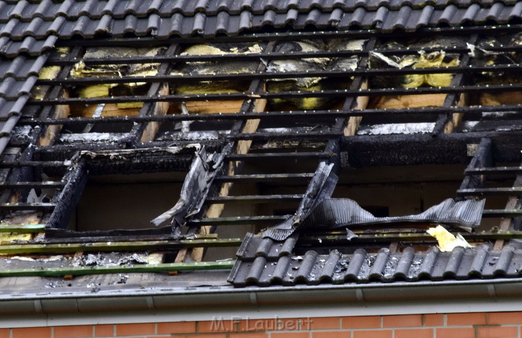 Feuer 2 Y Koeln Suerth Elisabeth Selbertstr P254.JPG - Miklos Laubert